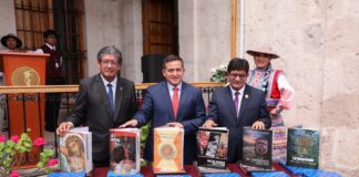 BCP DONA LIBROS DE SU FONDO EDITORIAL A LA BIBLIOTECA REGIONAL MARIO VARGAS LLOSA PARA PROMOVER LA CULTURA